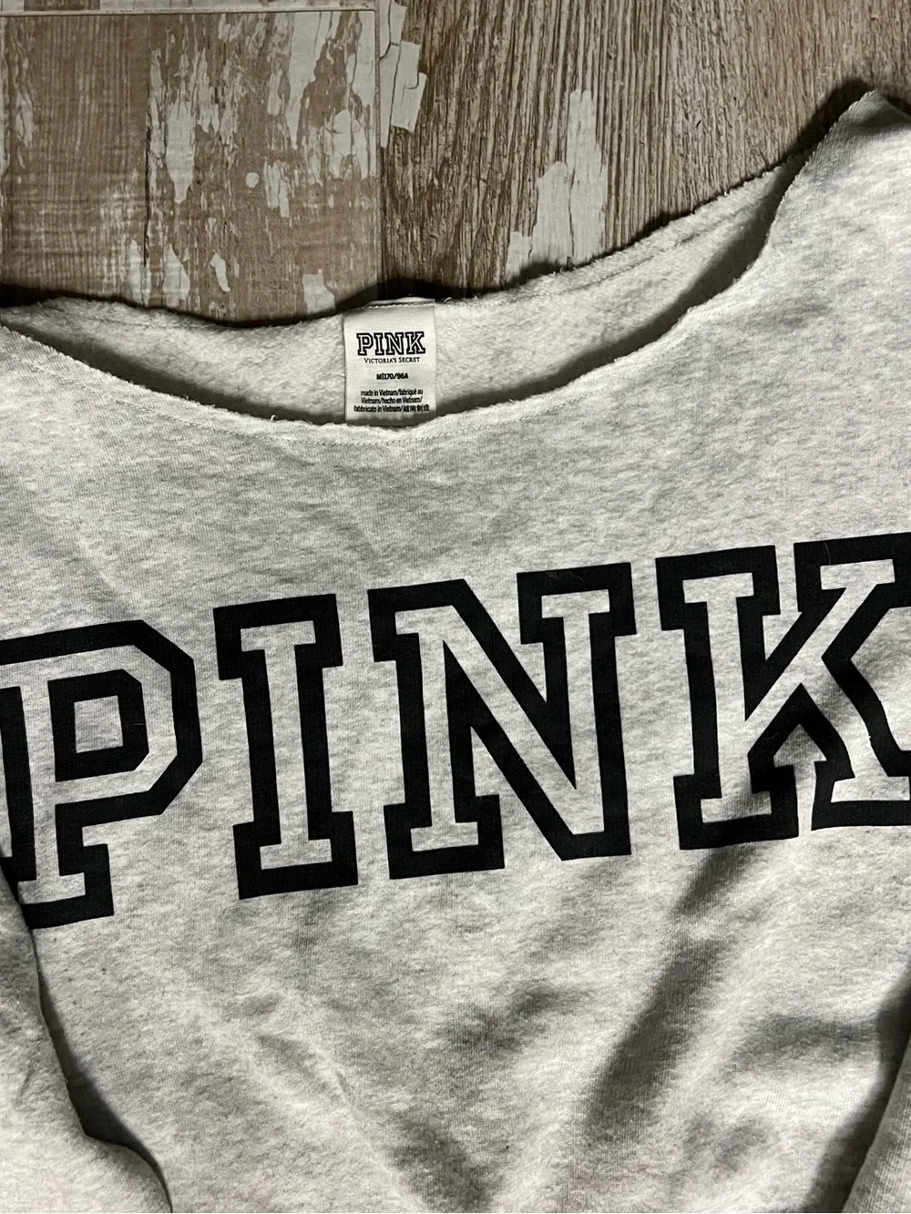 VGUC!💗PINK VS SET!Gray Off The Shoulder sweatshirt&Gray Fleece Cargo Sweats(M)! - Picture 6 of 9